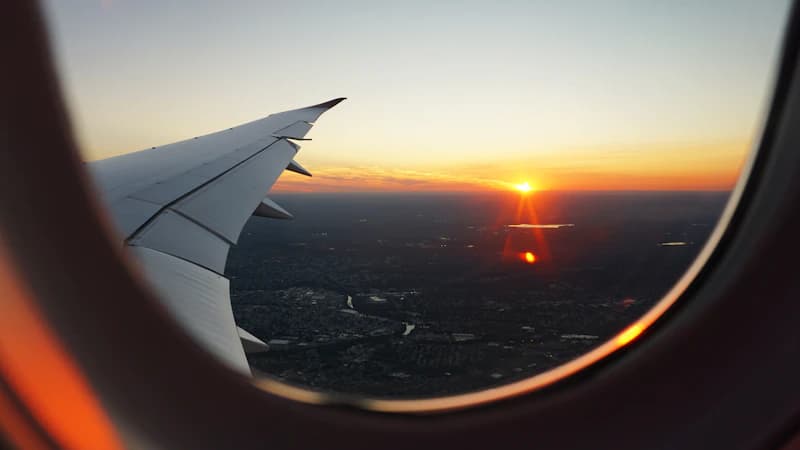 Best Time to Travel Worldwide: Monthly Overview for 30 Countries