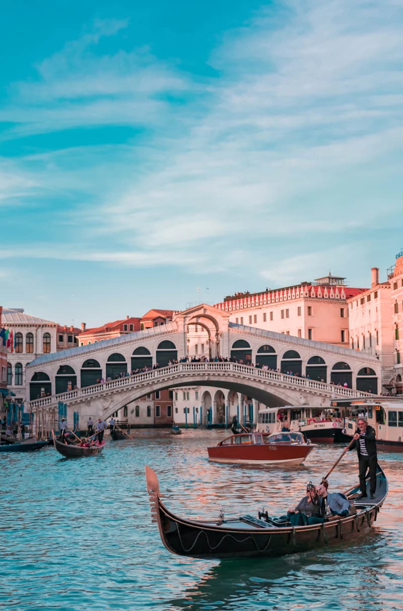 Budget Travel: 12 Money-Saving Hacks for Your Next Holiday
