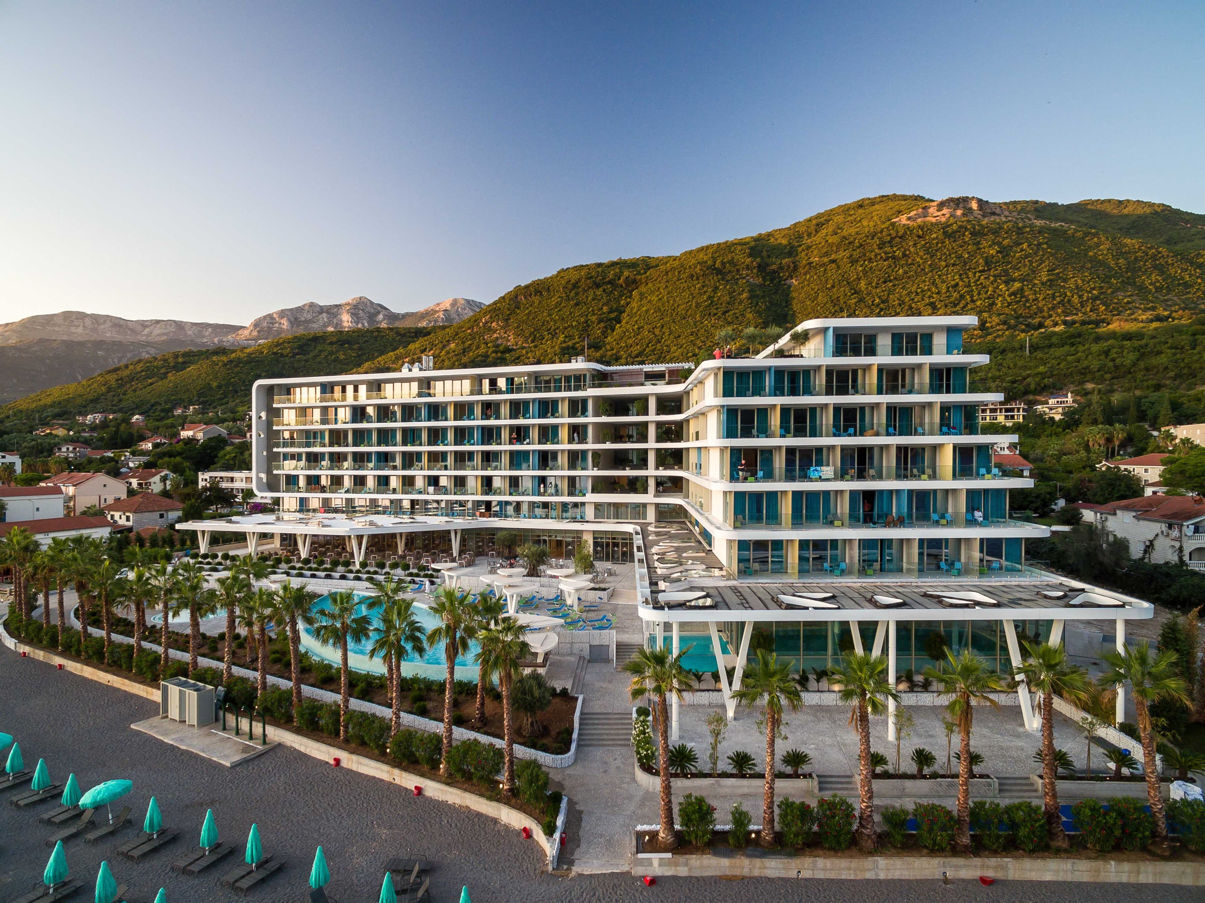 Carine Hotel Kumbor Ansicht 3