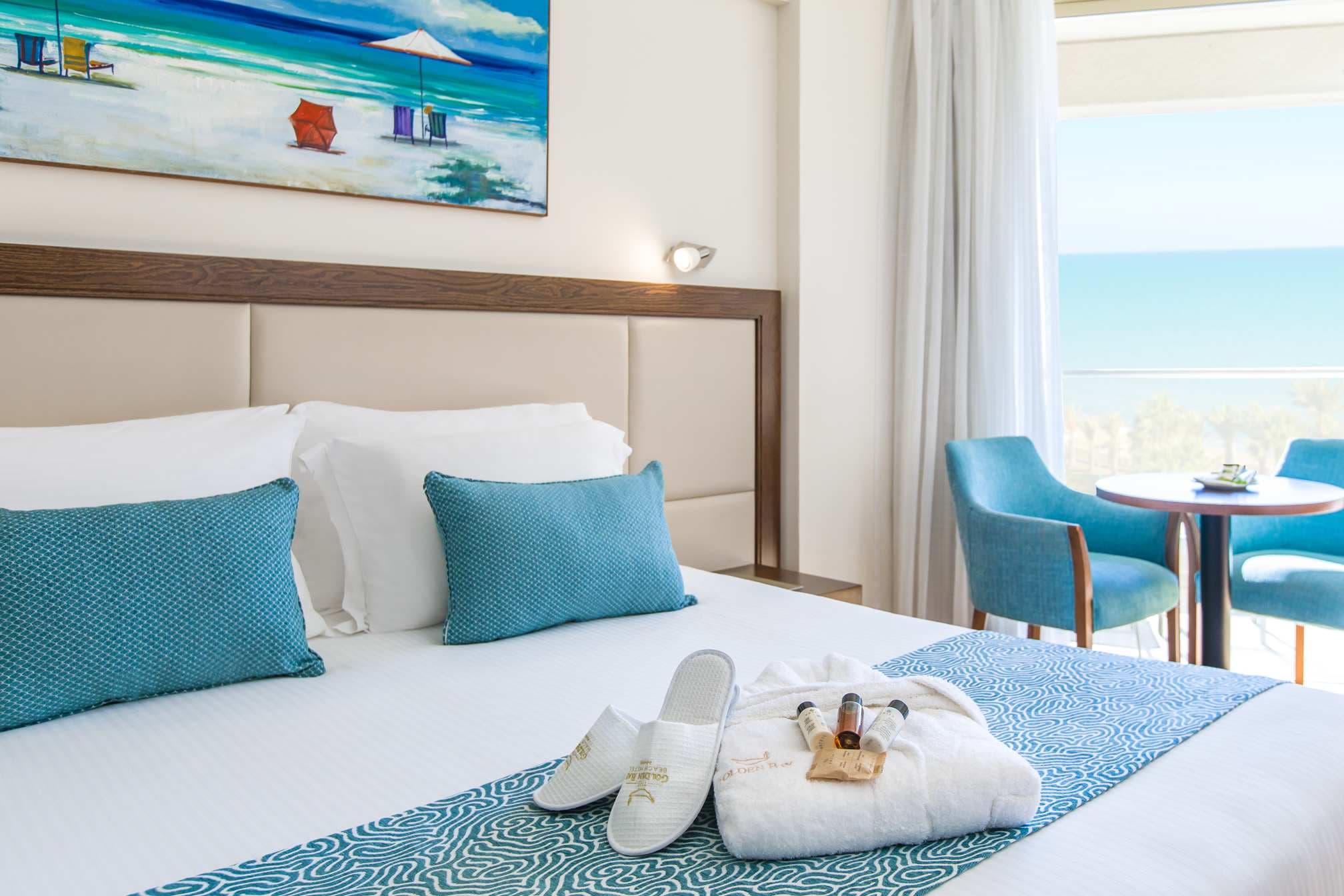 The Golden Bay Beach Hotel Ansicht 5