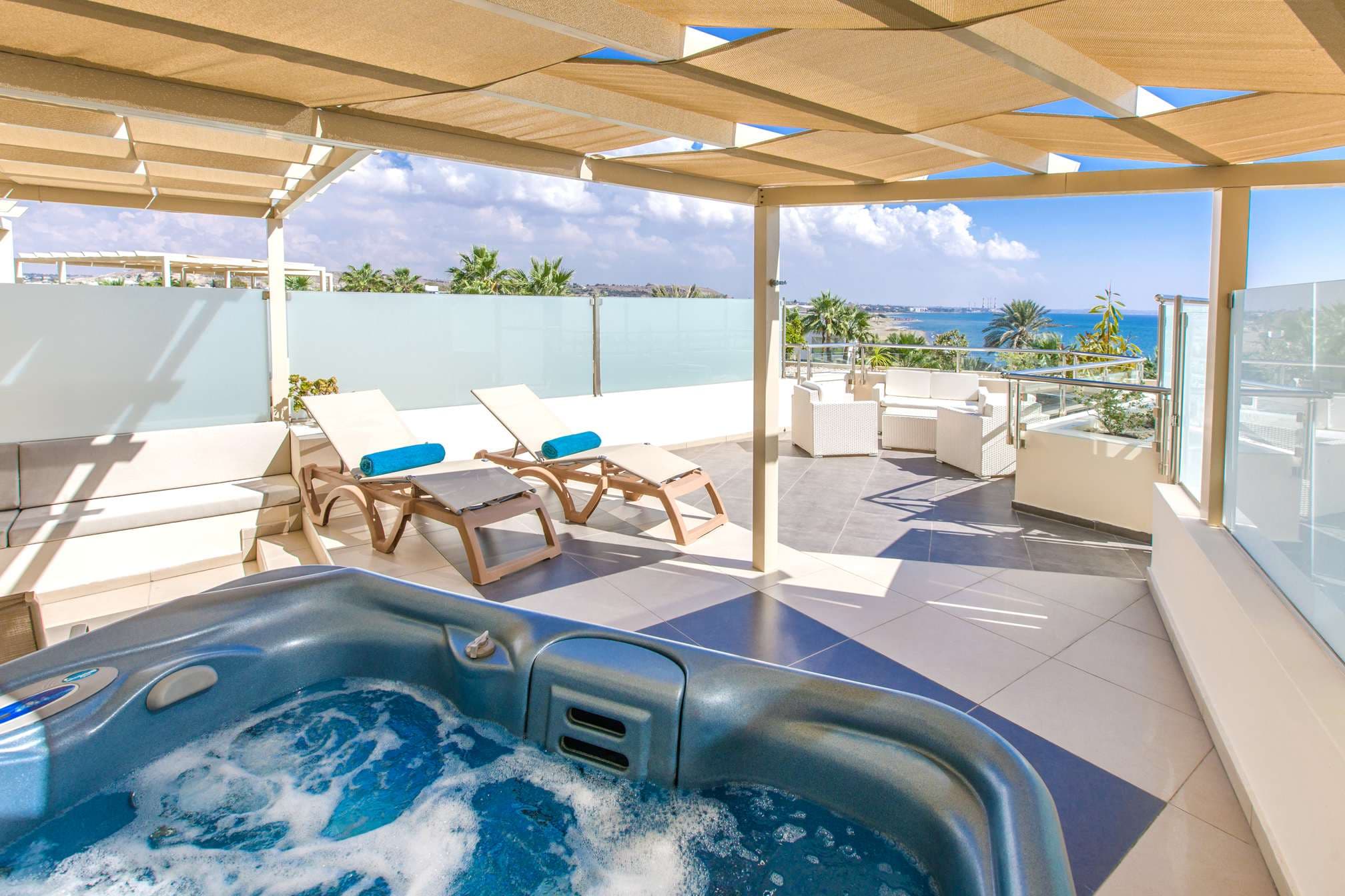 The Golden Bay Beach Hotel Ansicht 4