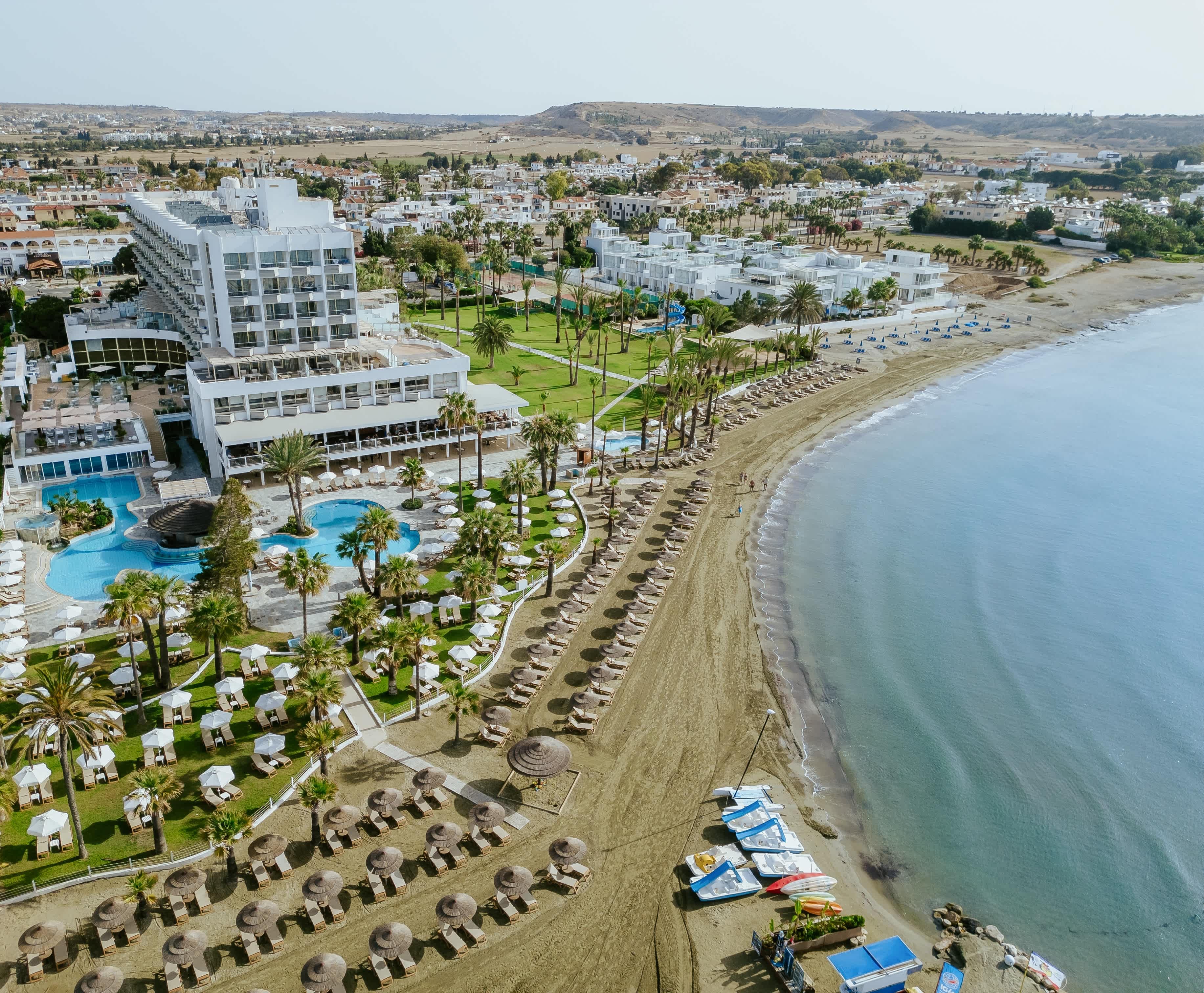 The Golden Bay Beach Hotel Ansicht 2